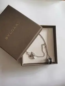 宝格丽慈善款项链,包装盒都在,拍下不退,介意勿拍
