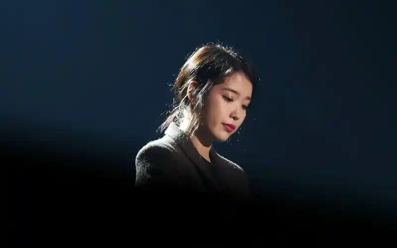 【4k中字】iu《膝盖》我想把这首歌唱给我爱的人