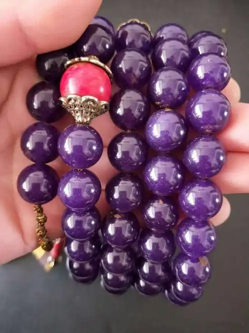 旧藏紫水晶朝珠 琉璃等配饰保存