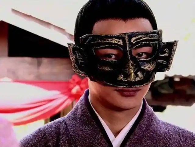 古装戴面具最帅的男星,胡歌霍建华上榜,最后一位你绝对认识!