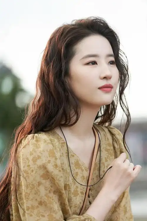 这个角度如果对比照是刘亦菲,那就是一般般,如果是其她人,那么就是:比