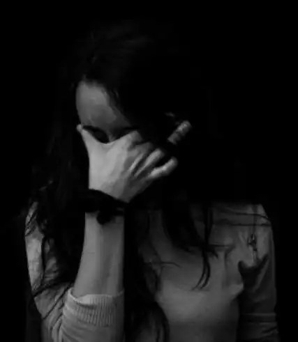 伤心到心痛的图片带字