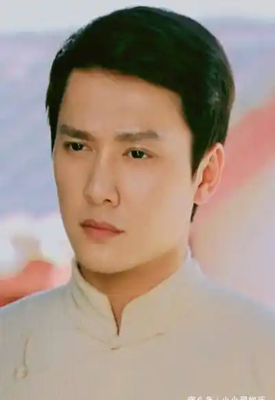 时间再往前推,到12年前,冯绍峰搭档刘涛出演《女人花》这部剧的时候