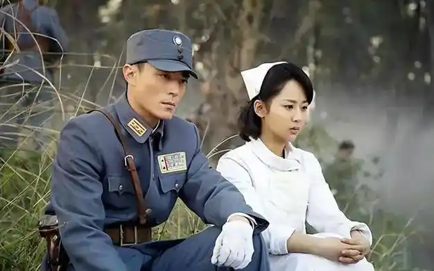 霍建华杨紫还是个小孩就演我老婆并给我她的初吻让我很尴尬