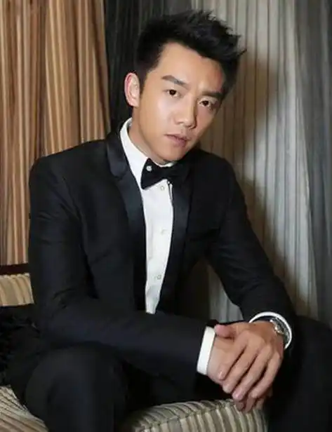 郑恺被跑男抛弃 鹿晗热巴的举动泄露秘密?