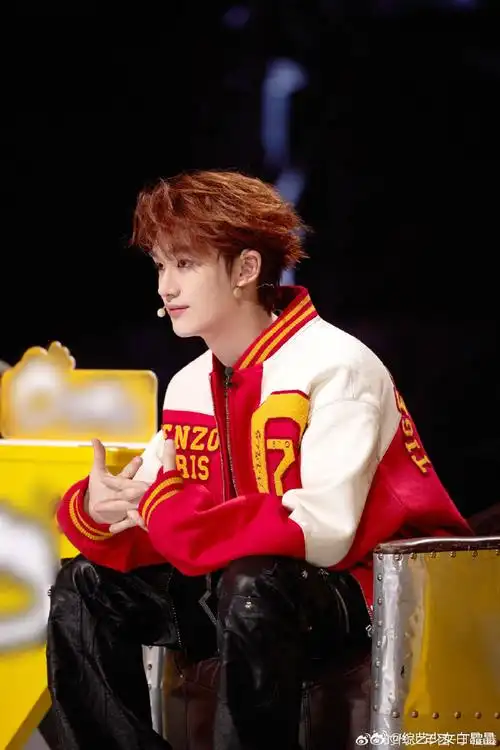 丁程鑫随便一个wave就特别有舞蹈的感觉#丁程鑫不愧是舞担#你们粉丝