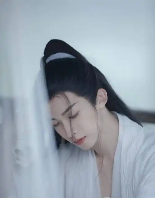 刘宇也太适合汉服了吧,气质温润儒雅,像极了古风小说的男主_白色_哥哥