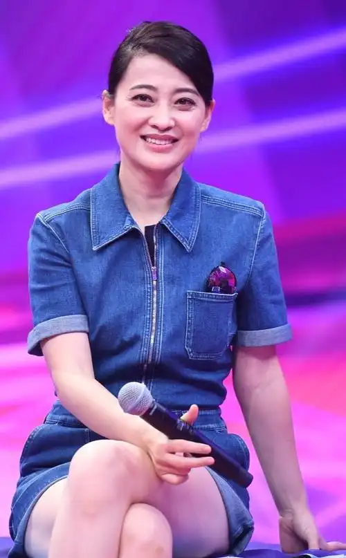 梅婷活动照片2016年12月3日中国儿童少年基金会美好声波专项基金在京