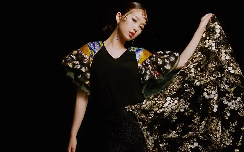 虞书欣性感复古写真桌面壁纸