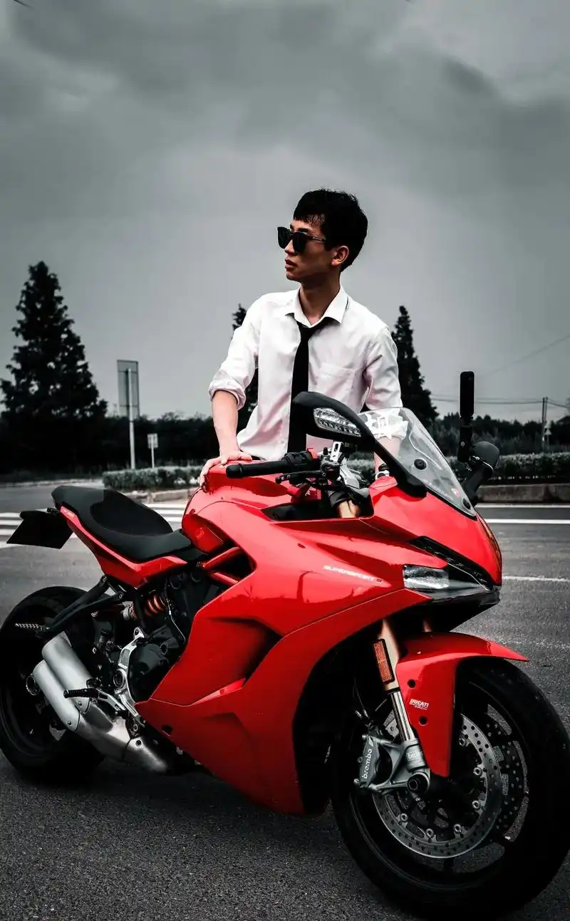 杜卡迪 #机车 #机车男孩 #壁纸 #机车摄影 #太仓 # - 抖音