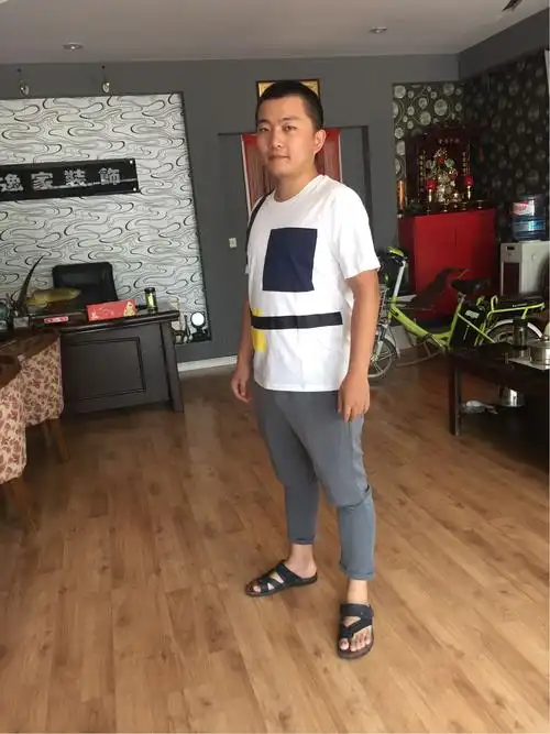 穿上很年轻很活力.身高170cm体重150斤.m码,穿上正好,很合适哦.