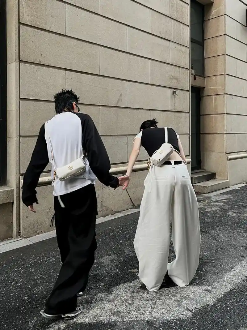 情人节穿搭指南.一起久了 两人风格也越来越合拍 今日look - 抖音