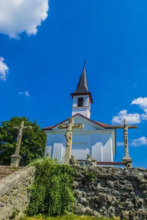 教堂圣托马斯山教堂天空跨云