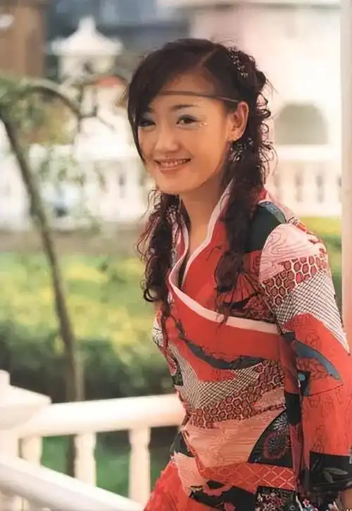 分手15年,再看薛佳凝对胡歌的态度,才明白为啥张译会把她夸上天