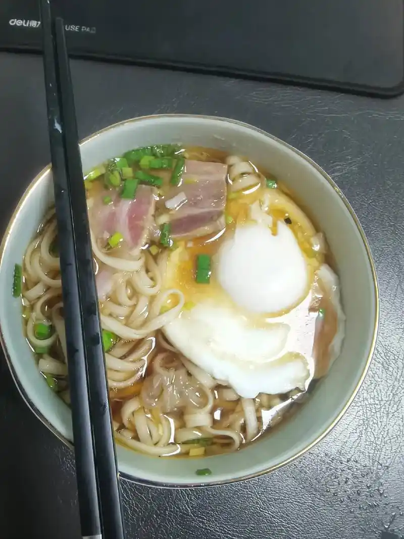 早晨亲手做了一碗长寿面,祝自己38 岁生日快乐,感谢所有朋友 - 抖音