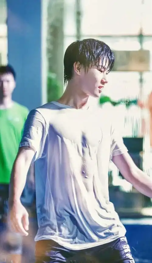 来自合集tnt_张真源· 关注合集张真源tnt时代少年团