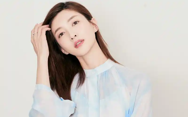 江疏影水墨蓝裙甜美写真高清电脑壁纸