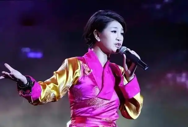 歌手降央卓玛因丈夫高颜值疯狂倒追婚后生3胎如今怎么样了