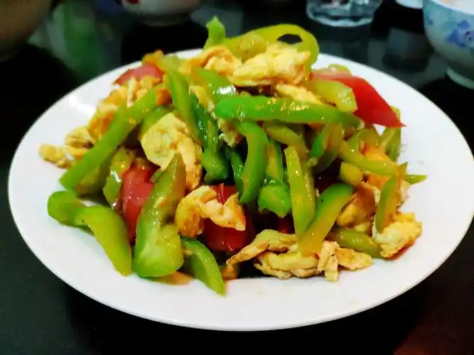 【尖椒炒鸡蛋】