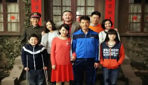 团圆饭小梅找到养父母了吗