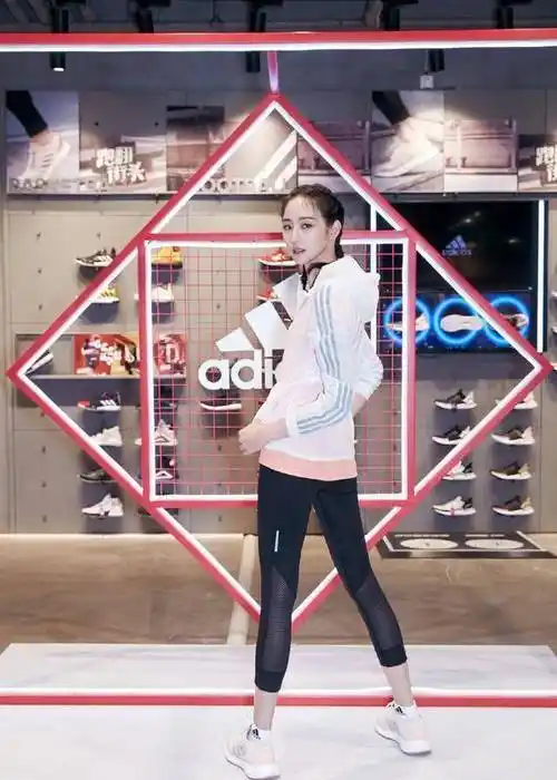 原创运动女神张钧甯的代言照运动服都能穿出好身材没有对比没伤害