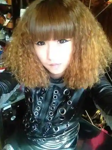 短发大脸女生烟花烫脸大短发烫发