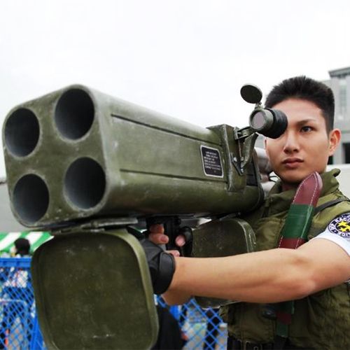 乐辉四联筒火箭炮软弹枪儿童仿真发射器连发迫击炮玩具枪模型