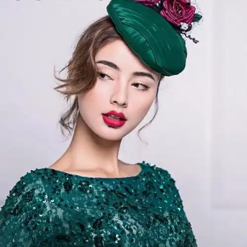 演示性晚宴妆用于参赛,考试或技术交流,具有着很强的创造性.