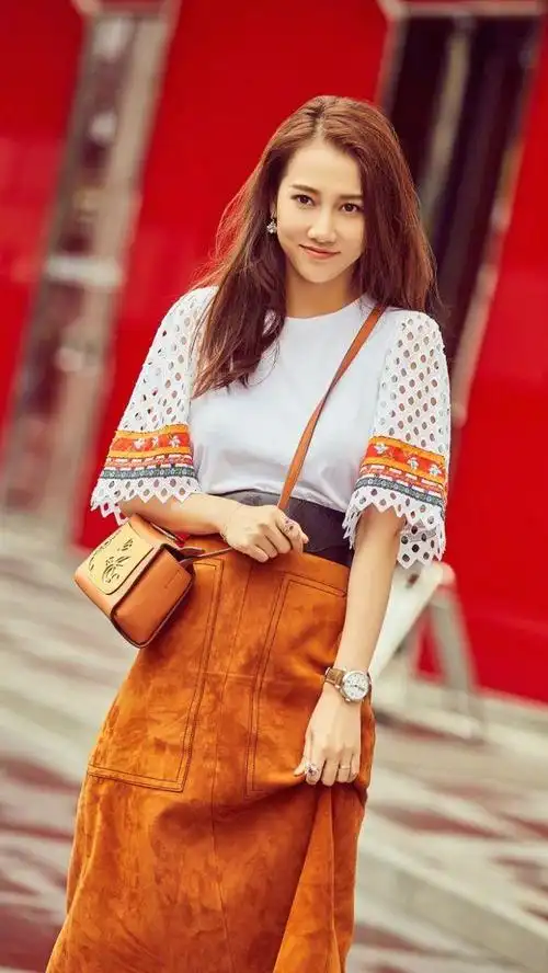 回顾歌手弦子我这辈子正确的决定就是30岁为小丈夫生下儿子