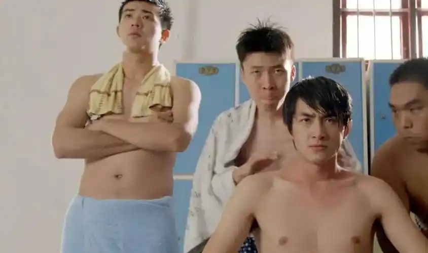 林更新露内裤边健身上热搜,细腰大身材还有翘臀_网友_肌肉_手臂