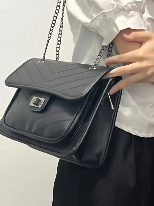 皮革包yyds75日常通勤也太能装了吧07