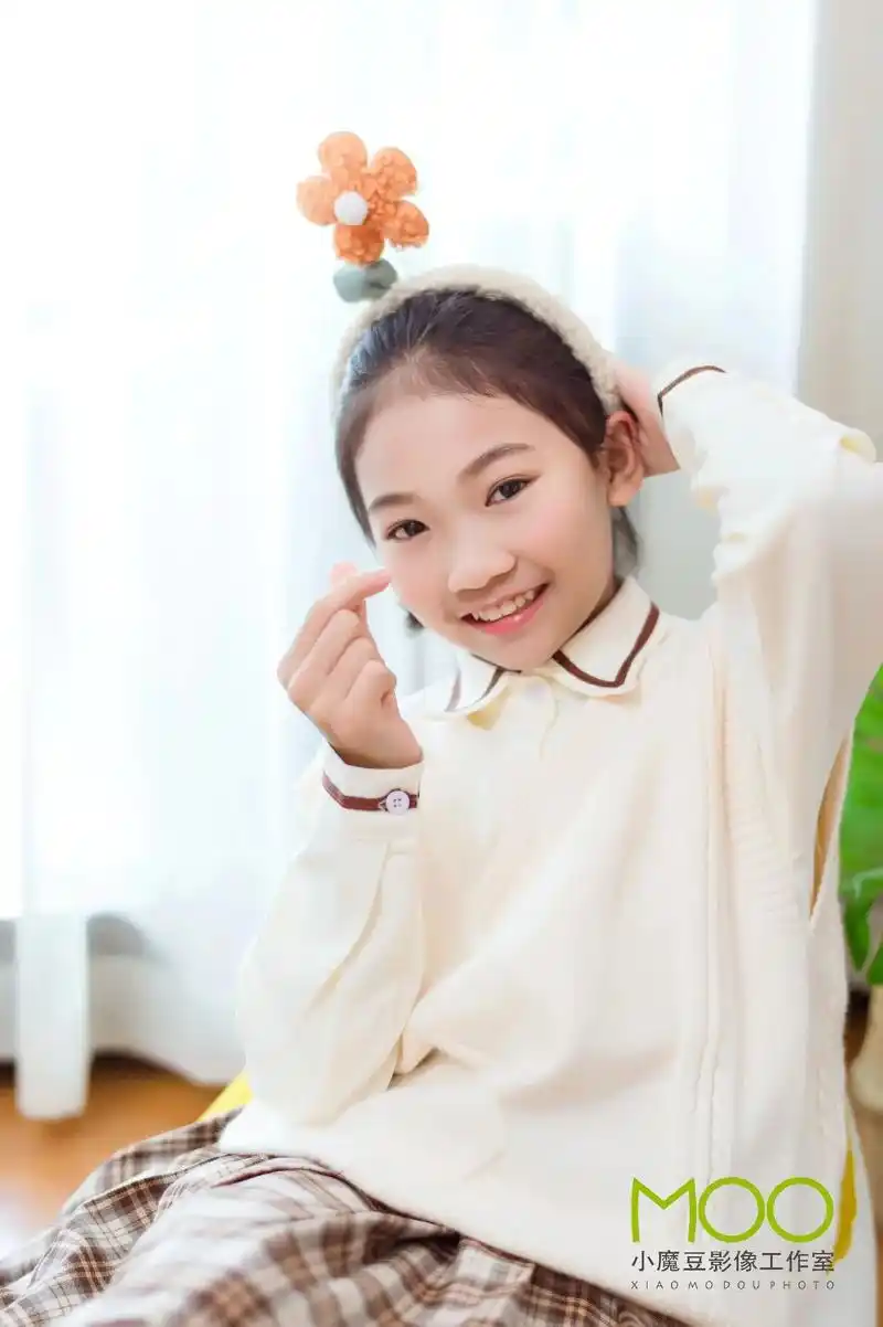 英德小魔豆儿童摄影11岁小美女客片分享表情100分
