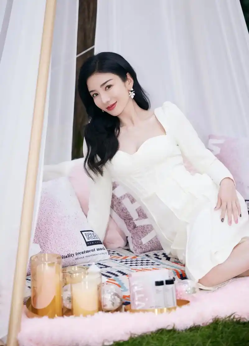 黄奕 #美丽漂亮高雅气质女神 #徐磊乐新歌我在这里等你   - 抖音