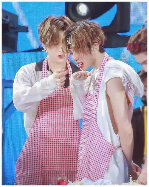 蔡徐坤朱正廷私下关系如何被曝关系亲密蔡徐坤很粘人cp感满满