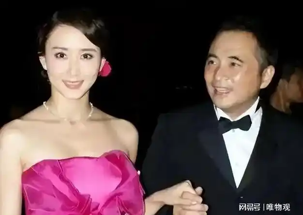 狠人胡静终于不装了从普通女孩到豪门阔太老公甘愿为她挨一刀