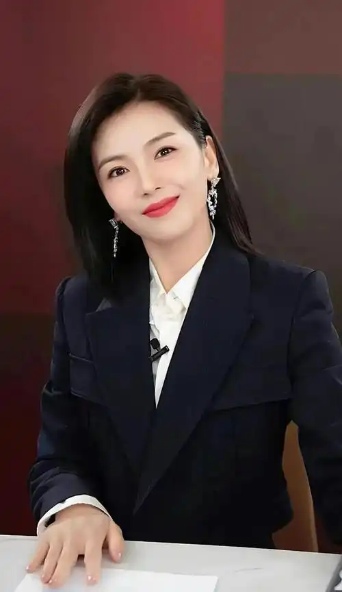 端庄秀雅时尚婉约身姿曼妙的刘涛魅力无限的写真照