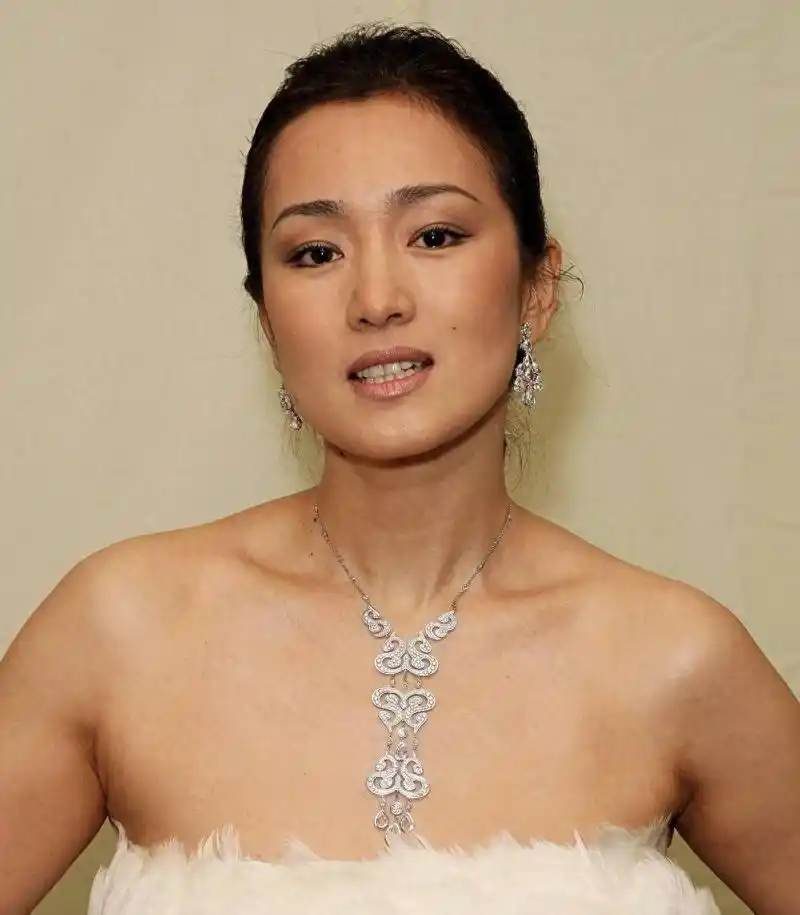 四位老戏骨的国籍选择 巩俐,陈冲,李连杰,斯琴高娃,这四位明星的故事