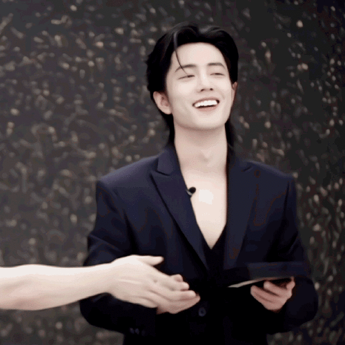 呜呜呜呜这个笑容太治愈了#肖战