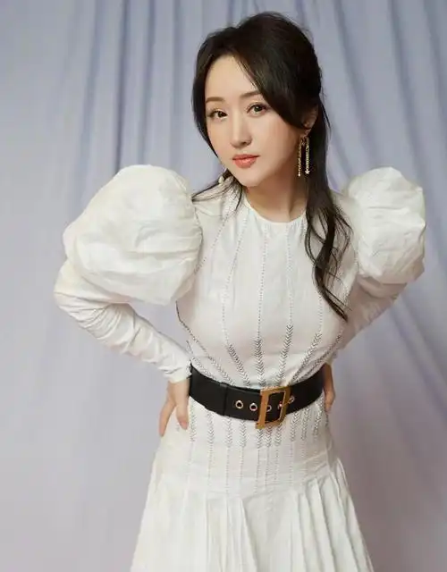 杨钰莹高清俏丽美照,惊艳迷人!