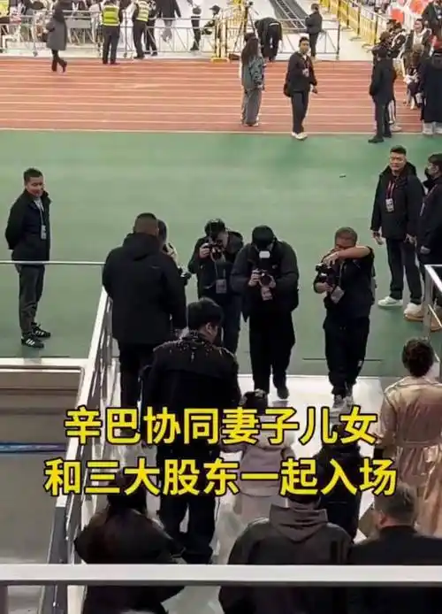 辛巴演唱会震撼登场,销售额破500亿,多次致歉改进品牌_辛选_嘉年华