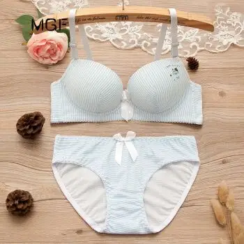 少女无钢圈文胸中薄模杯内衣高中学生内裤聚拢调整小胸罩文胸套装 天