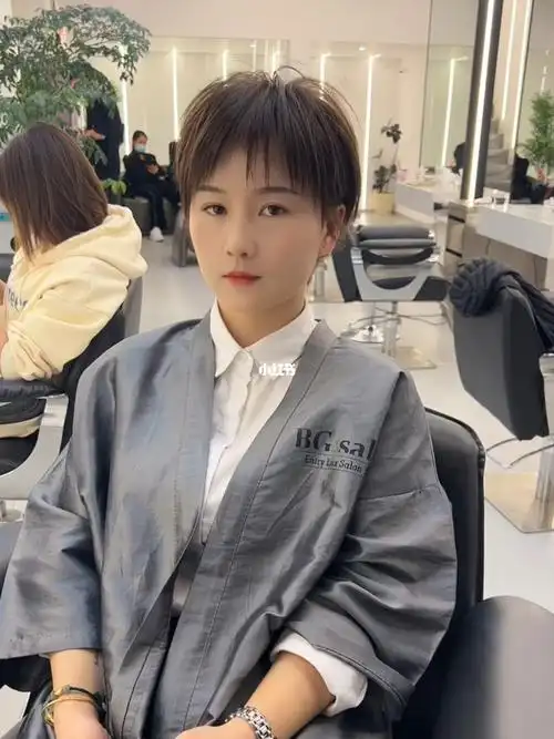 短发69女生想修练气质发型一定不可忽