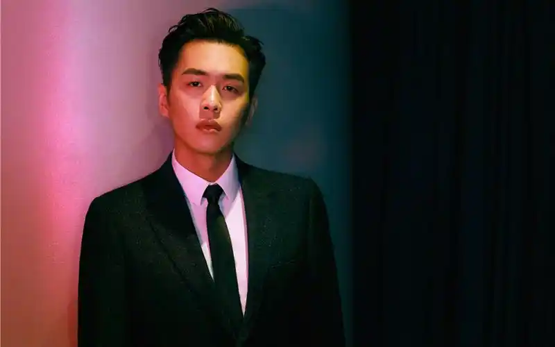 张若昀超帅西装写真图片桌面壁纸高清大图预览1920x1200_大陆明星下载