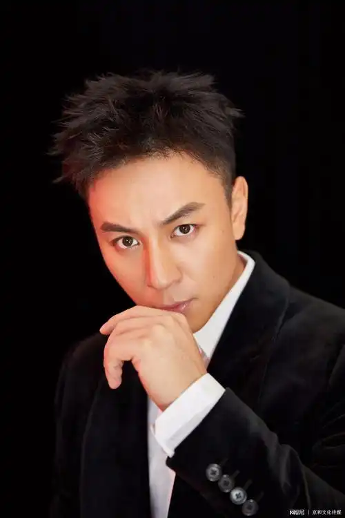 释小龙为拍戏冬日跳冷水,网友赞叹太敬业