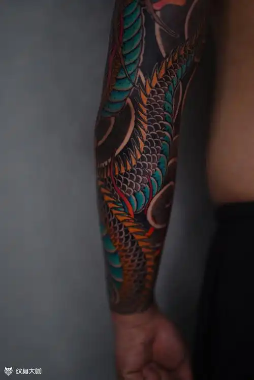 传统花臂龙完成73_龙手臂纹身图案大全 - 纹身大咖