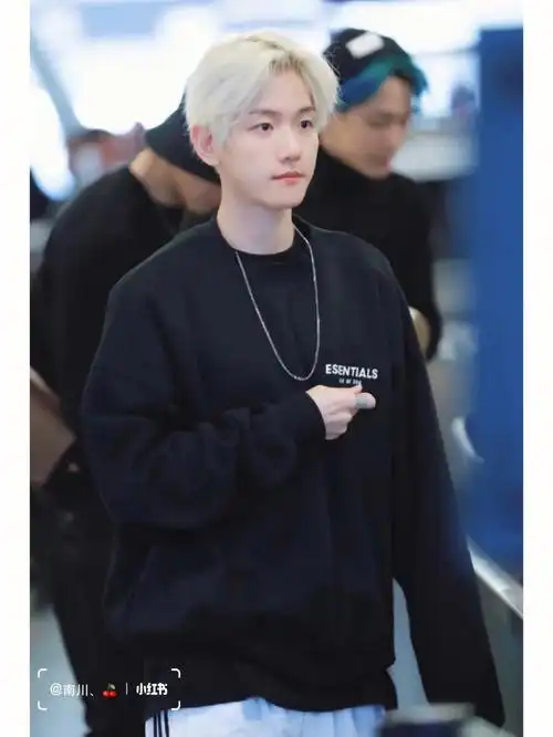exo  #边伯贤  #天才爱豆边伯贤  #机场穿搭