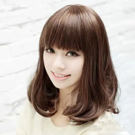 圆脸女生今年流行发型 推荐中分长卷发蜕变气 夏日圆脸适合的发型图片