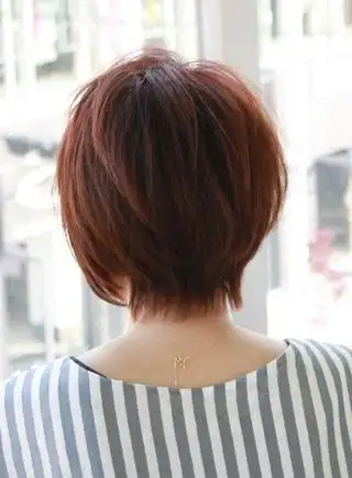 这个头发后面怎么剪?