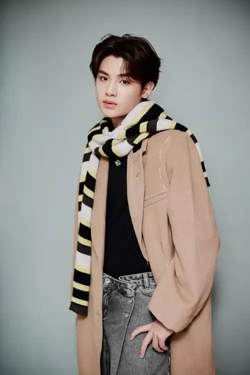 黄明昊超话·#黄明昊你好星期六#偶像剧男主or葬爱冷少,@jjjustin0219