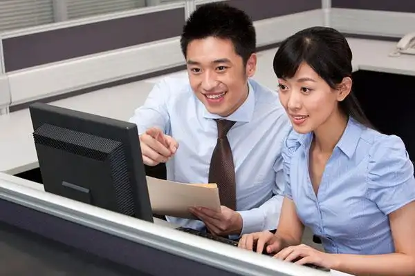 商务人士在工作中